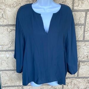Club Monaco Slate blue flowy tunic V cut Loose full sleeve tricot top Size Med